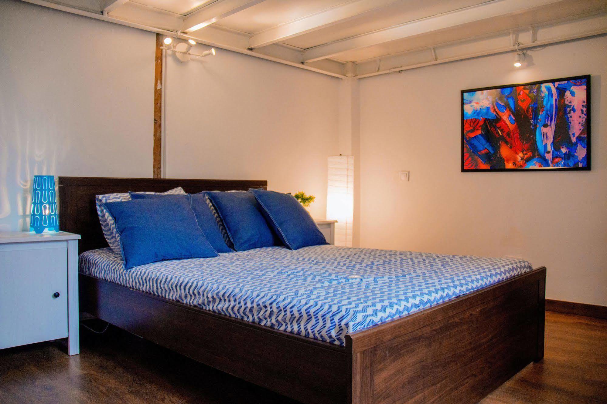 Lollipop Flats City Centre Suite Madrid Exterior photo